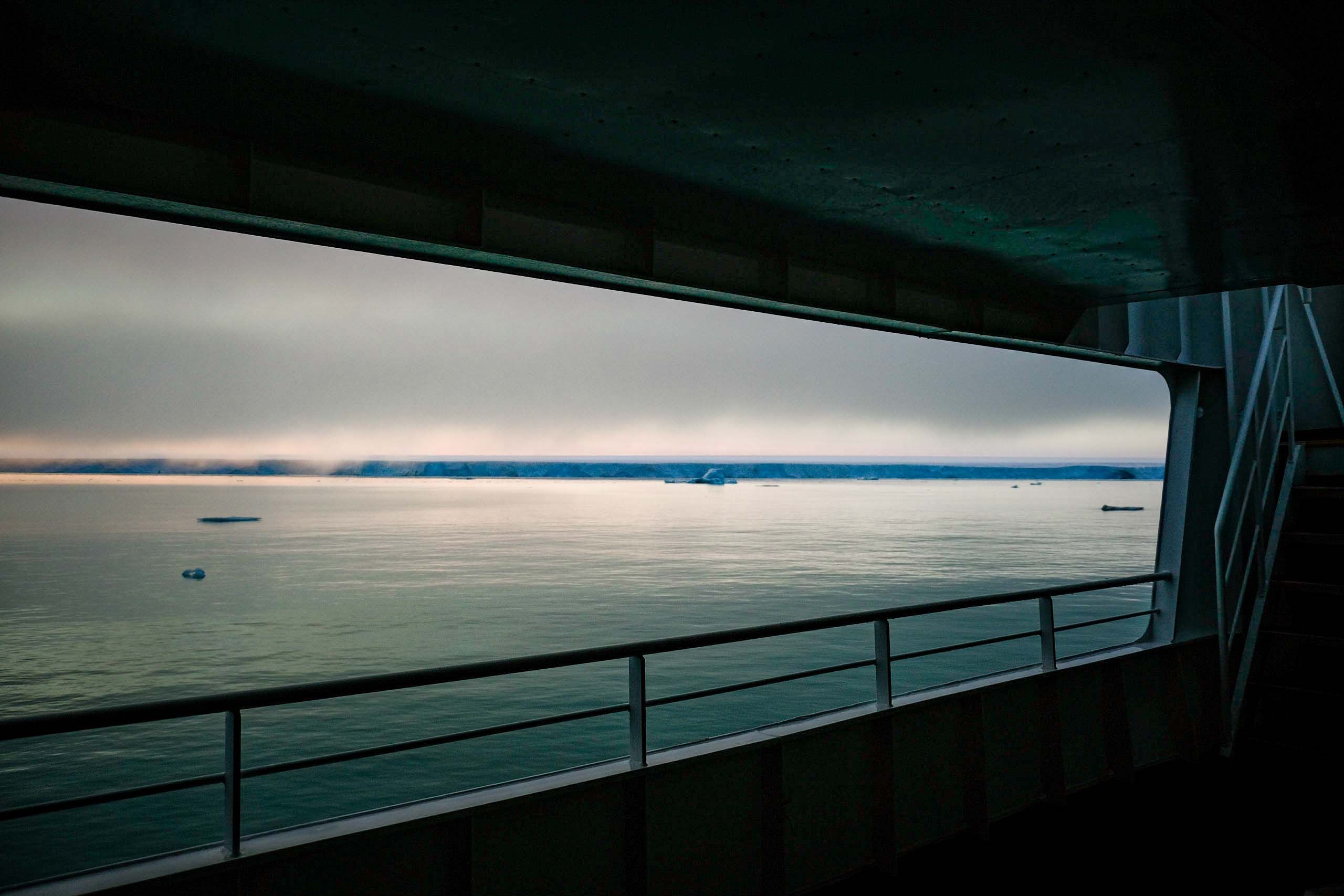 Ship Frent View Photos, Download The BEST Free Ship Frent View Stock ...