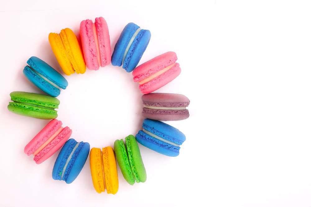 Ghostly Meringue Cookies with Candy Eyes Ghostly Meringue Cookies with Candy Eyes