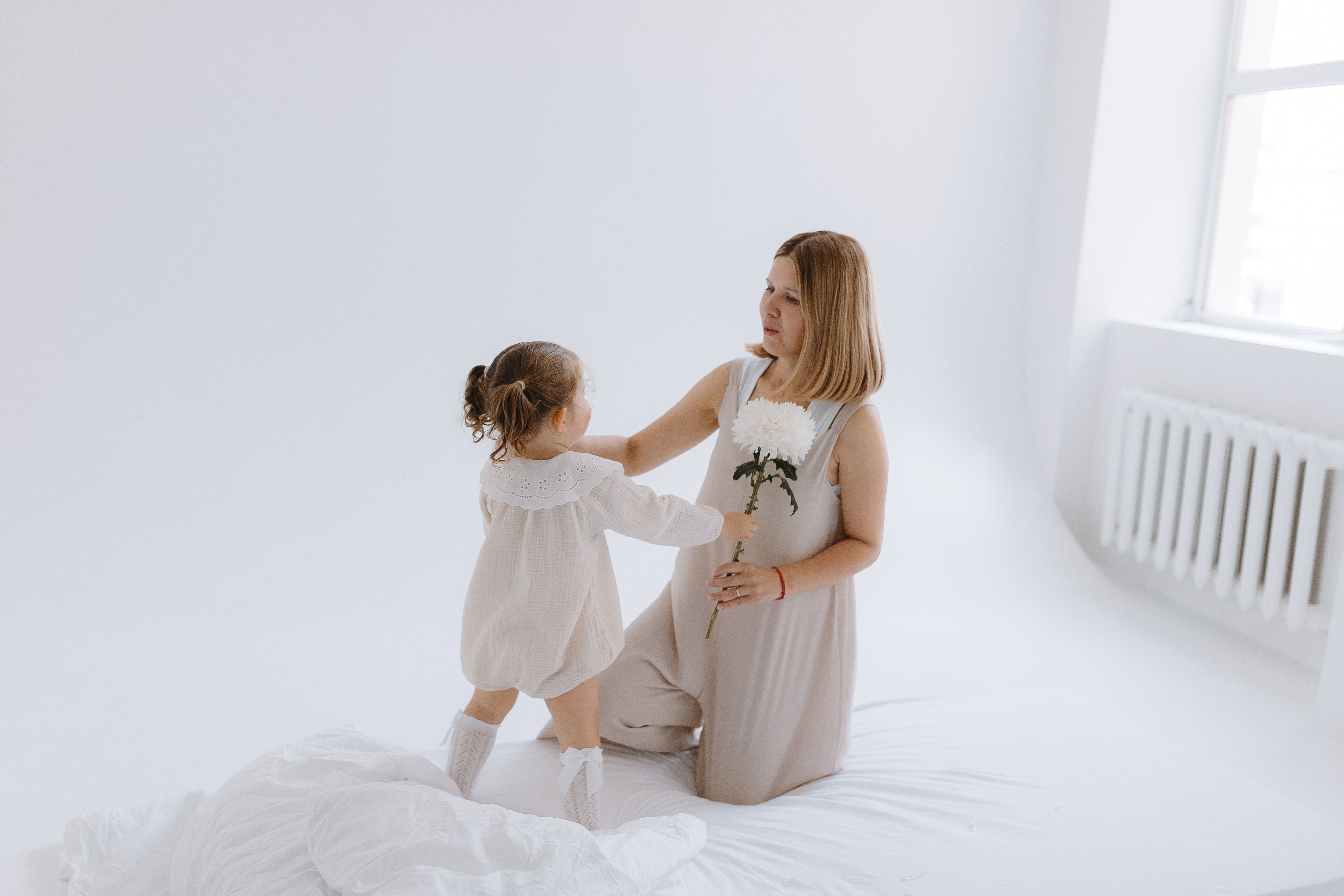 Mother Receive Flower Photos, Download The BEST Free Mother Receive ...