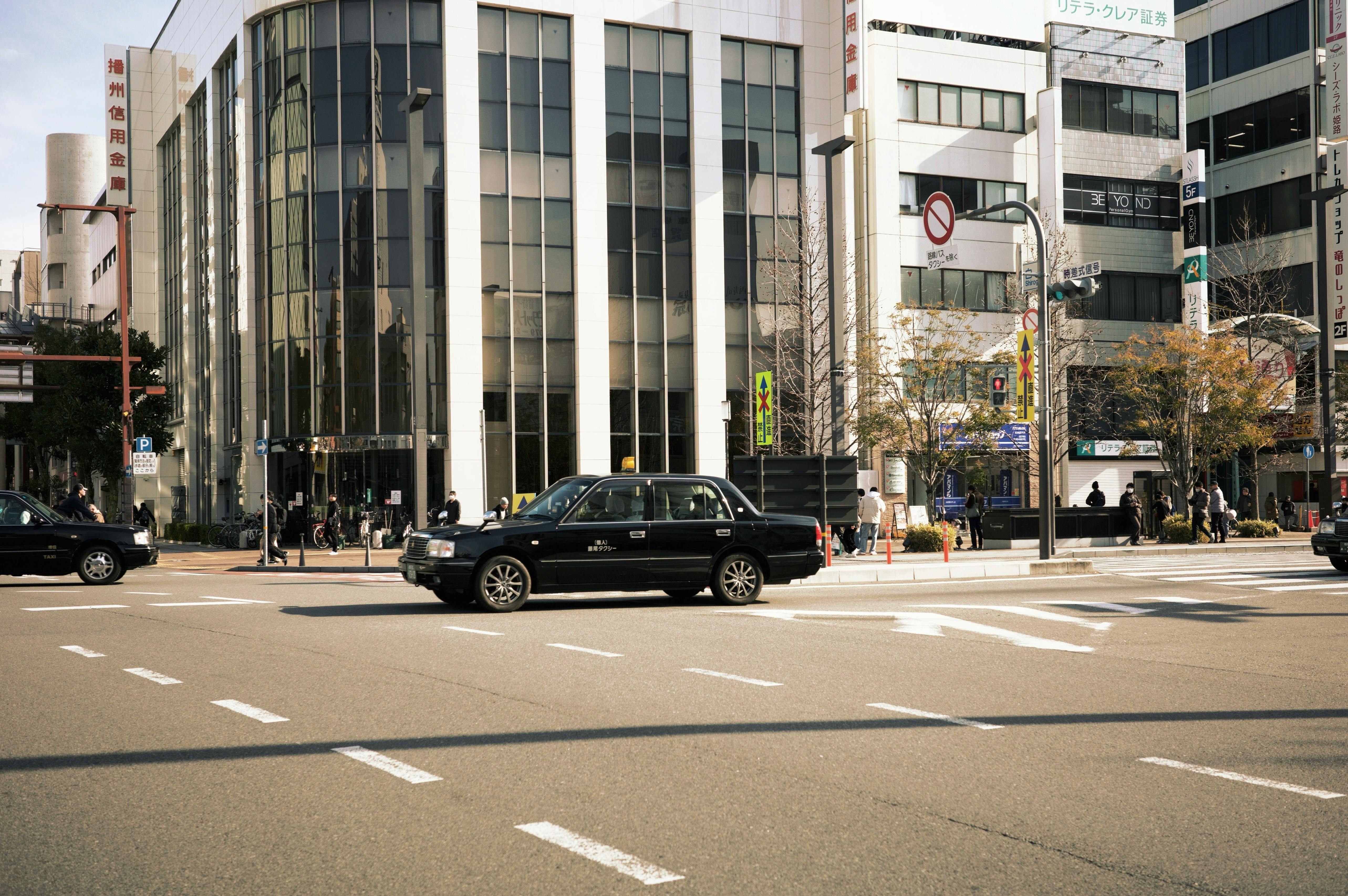Uber makes big bets on travel, hotels and AI voice bookings at annual product showcase — Photo by Teresa Jang on Pexels