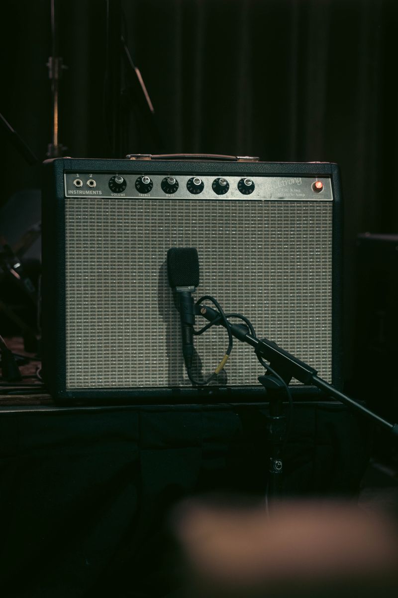 Guitar amplifier with a microphone set up in front