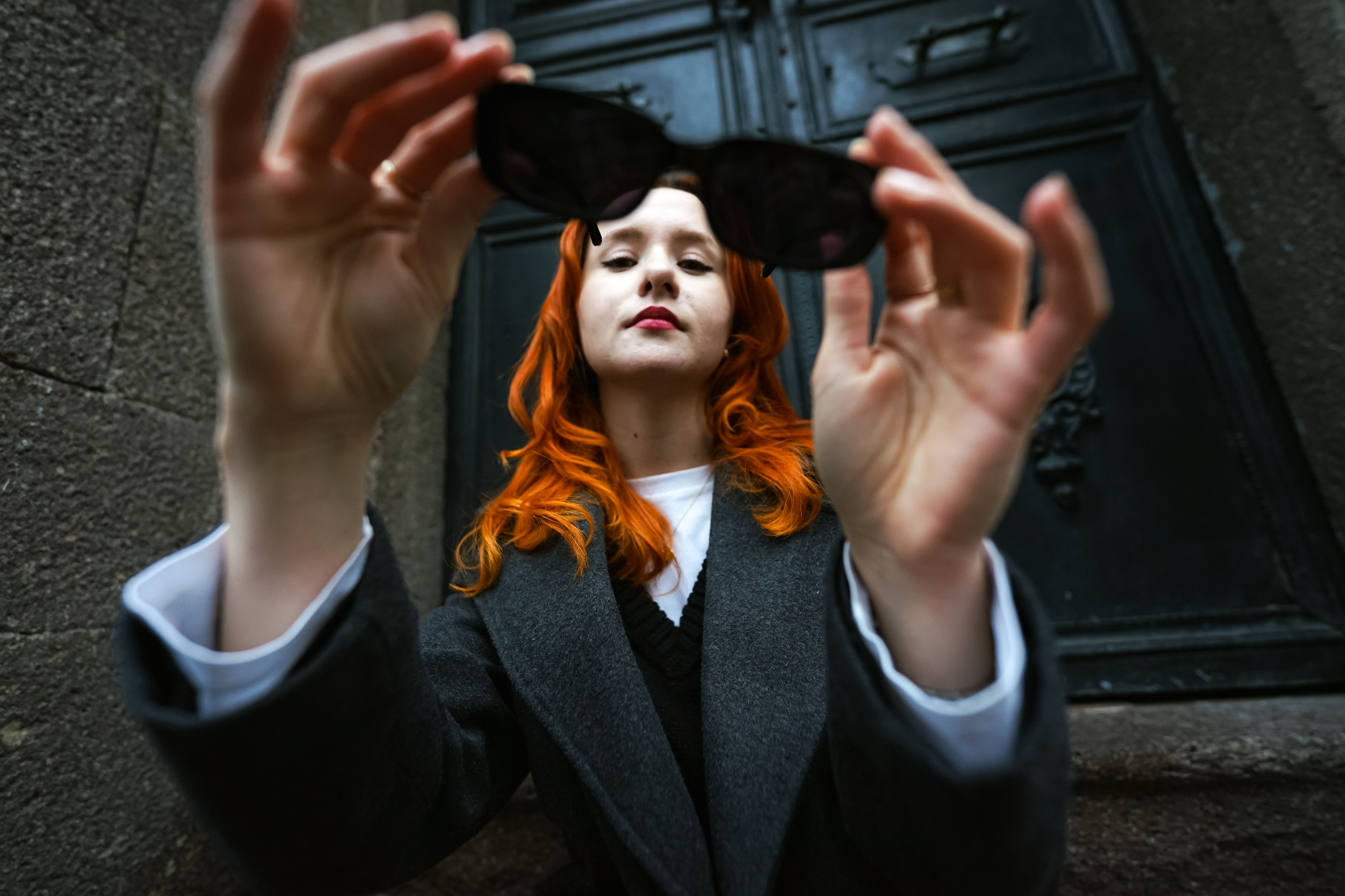 Smart Glasses, Hidden Agendas: The Legality of Wearable Tech in Family Law — Photo by Beyzanur K. on Pexels