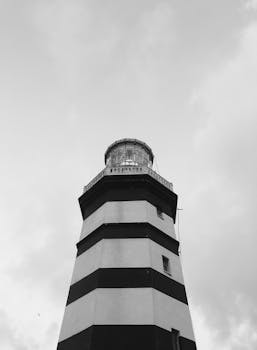 Striking black and white image of Şile Lighthouse in Istanbul.