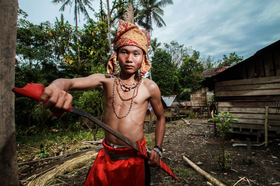 <b>Kampung Mancong: Mengintip Kehidupan Suku Dayak Benuaq</b> <b>Kampung Mancong: Mengintip Kehidupan Suku Dayak Benuaq</b>