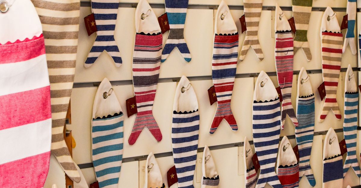 Triangular Fish Textile Colorful textile fishes on display in Italy · Free Stock Photo