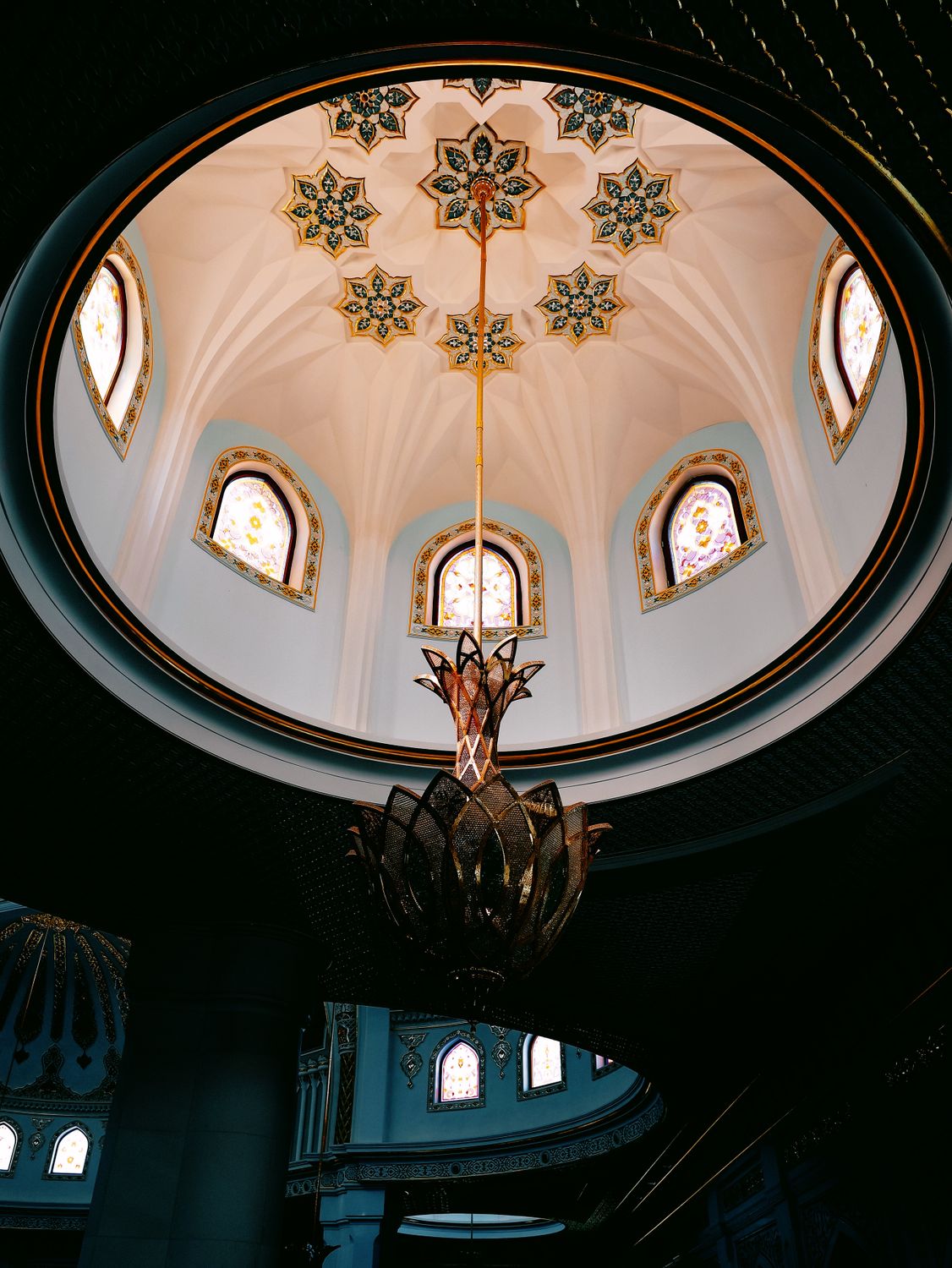 Elegant Dome Interior with Intricate Design · Free Stock Photo