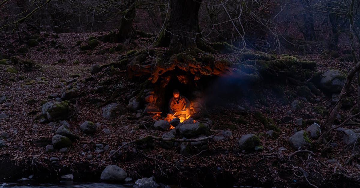 男獨居山洞逾20年 拒絕現代生活無電無網靠2招生存畫面曝光
