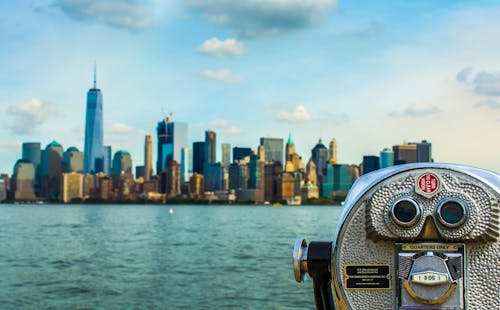 grátis Binóculos Operados Por Moedas Com Vista Da Cidade De Nova York Foto profissional