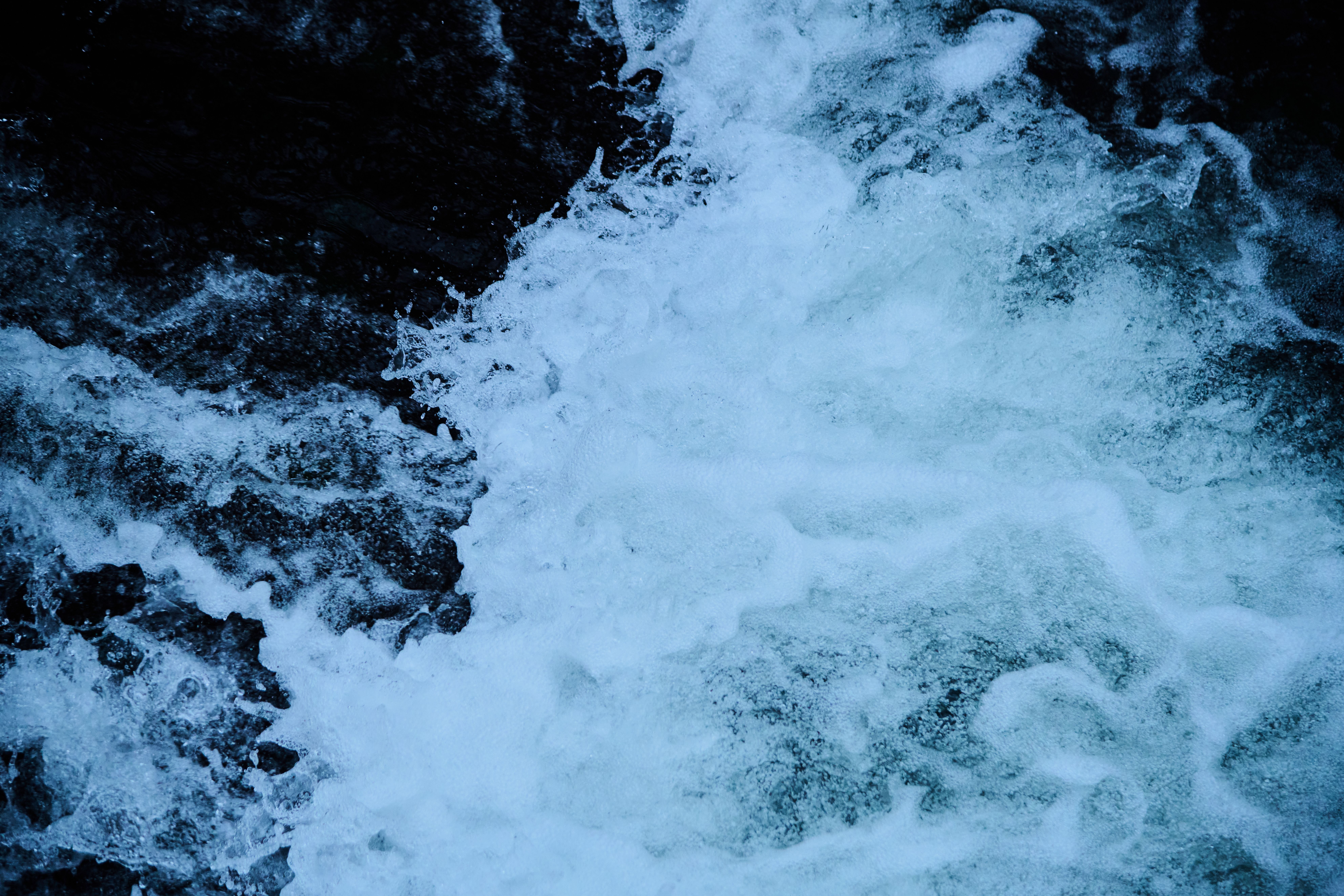 Dynamic Flow of Water in Motion · Free Stock Photo