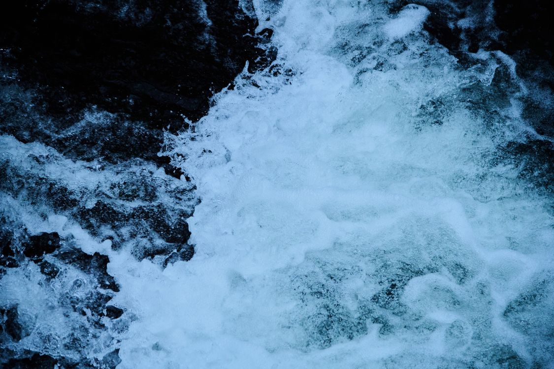 Water Flow Dynamic Shot Dynamic Flow of Water in Motion · Free Stock Photo