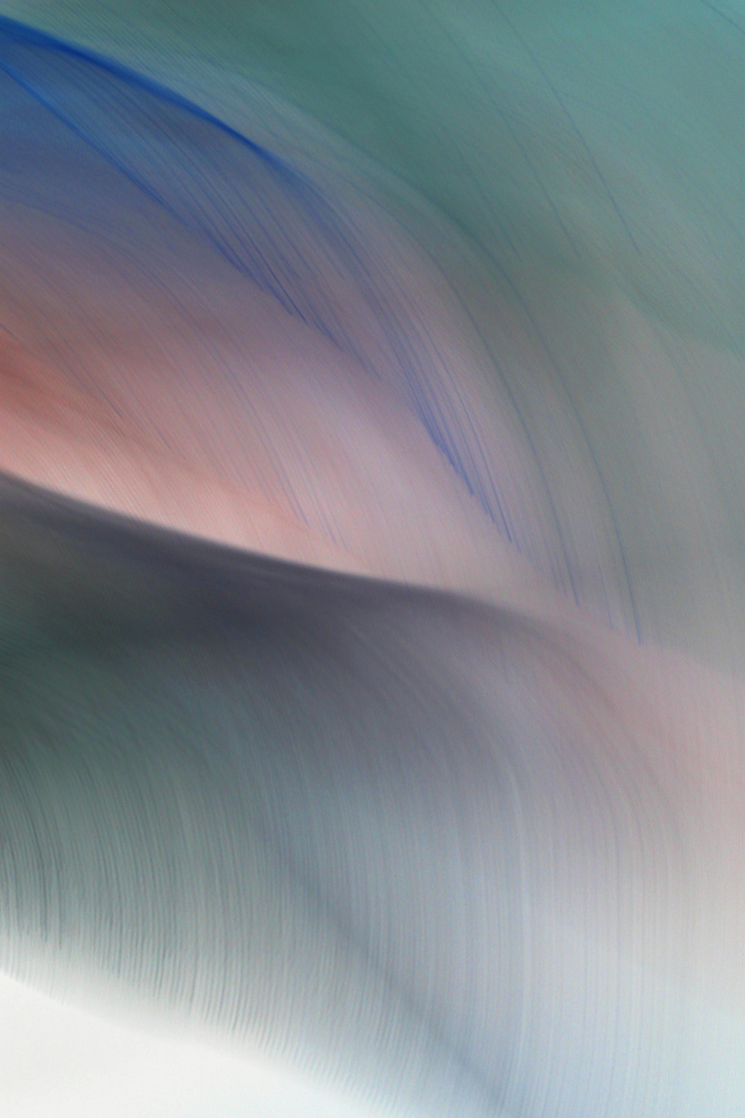 Kostenlos Abstraktes Bild, das sanfte wellenartige Bewegungen in gedämpften Pastellfarben darstellt und eine beruhigende Wirkung erzeugt. Stock-Foto