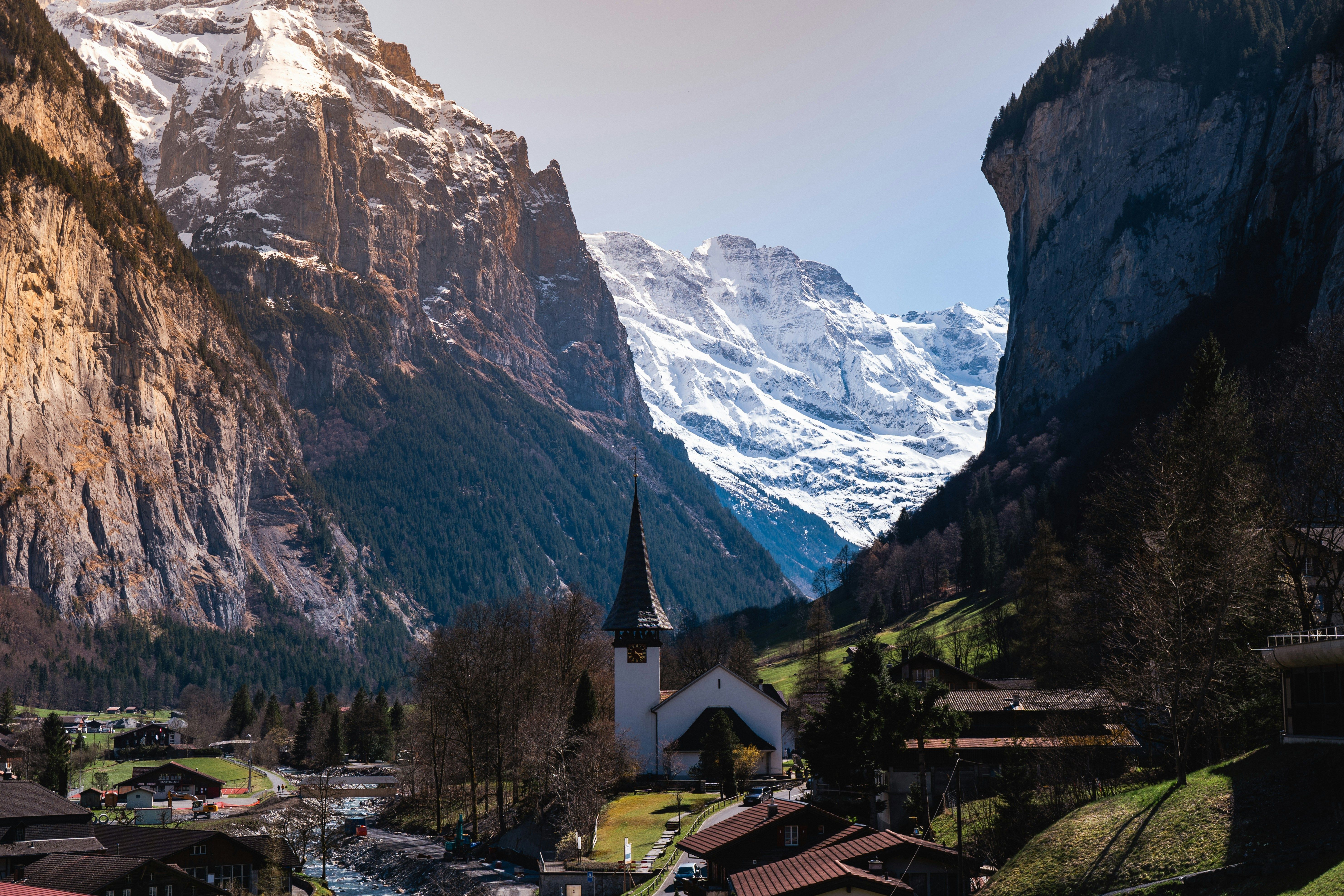 Tourism and Travel Destination Influencer Marketing In 2026 — Photo by Ilia Bronskiy on Pexels