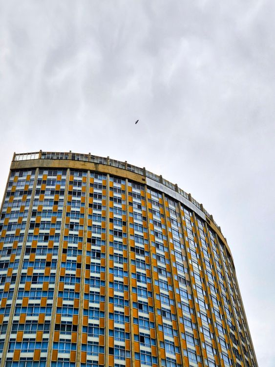 Curve Rd High Rise Building Modern Curved High-Rise Building in Minas Gerais · Free Stock Photo