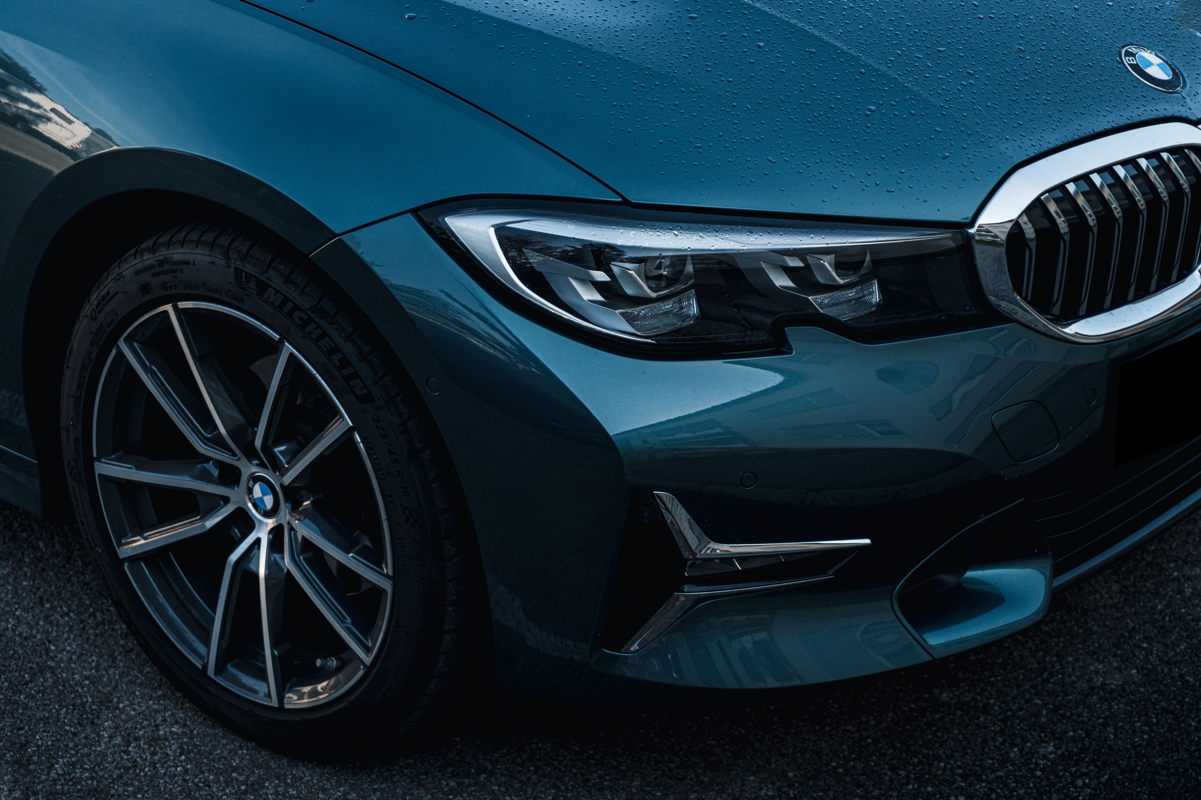 BMW i7 chauffeur driven car