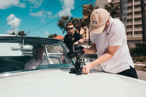 Základová fotografie zdarma na téma auto, chlapi, chloupky na obličeji