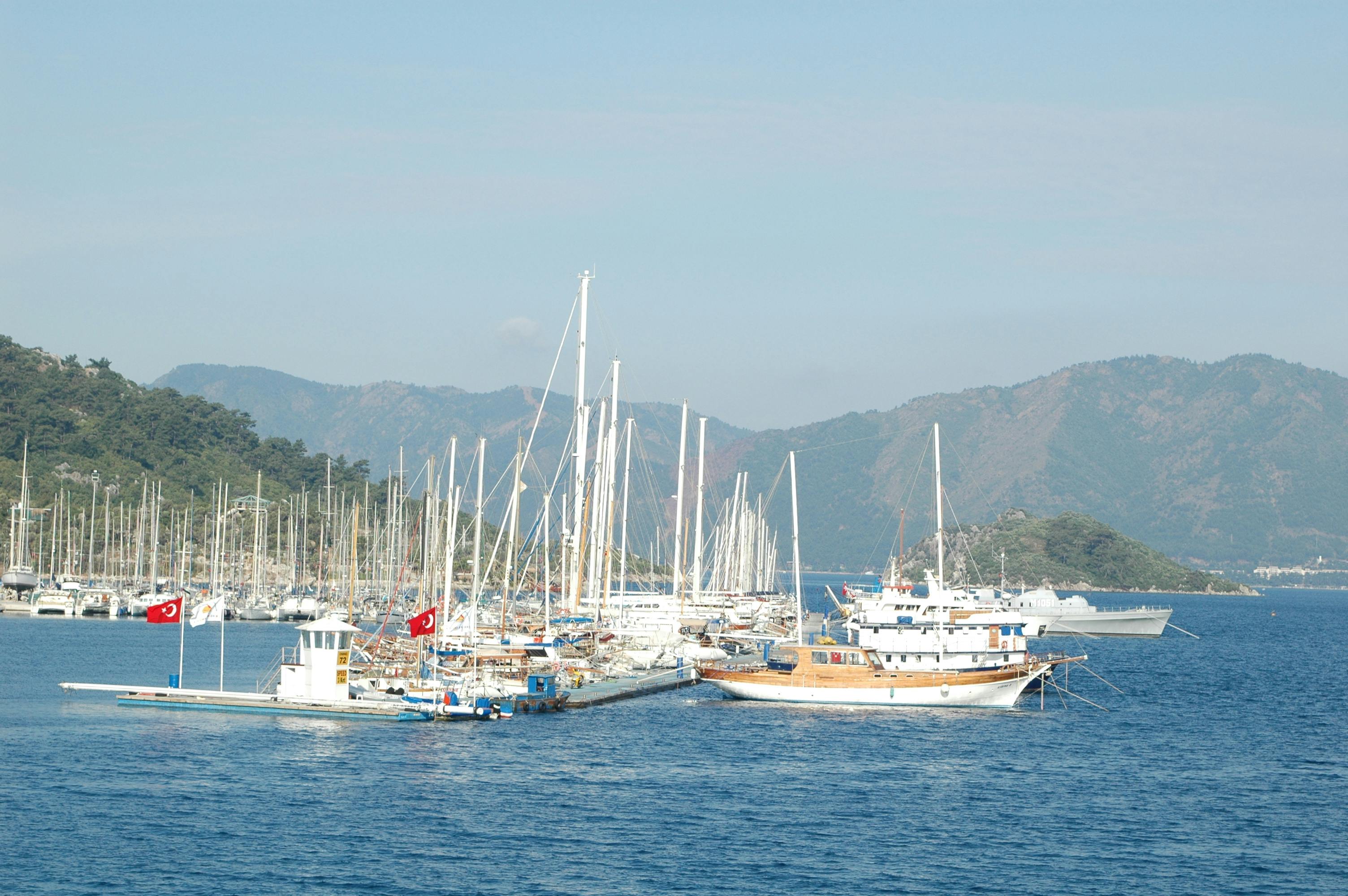 La Global Sumud Flotilla salpa da Marmaris: 54 imbarcazioni verso Gaza, tra diritto internazionale e silenzio europeo