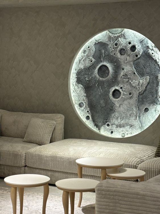Elegant Modern Living Room with Lunar Art Decor · Free Stock Photo