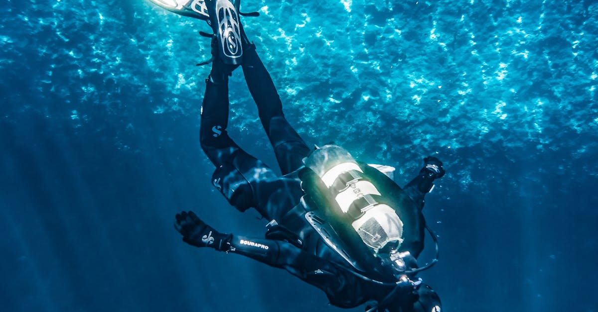How much does a scuba tank weigh