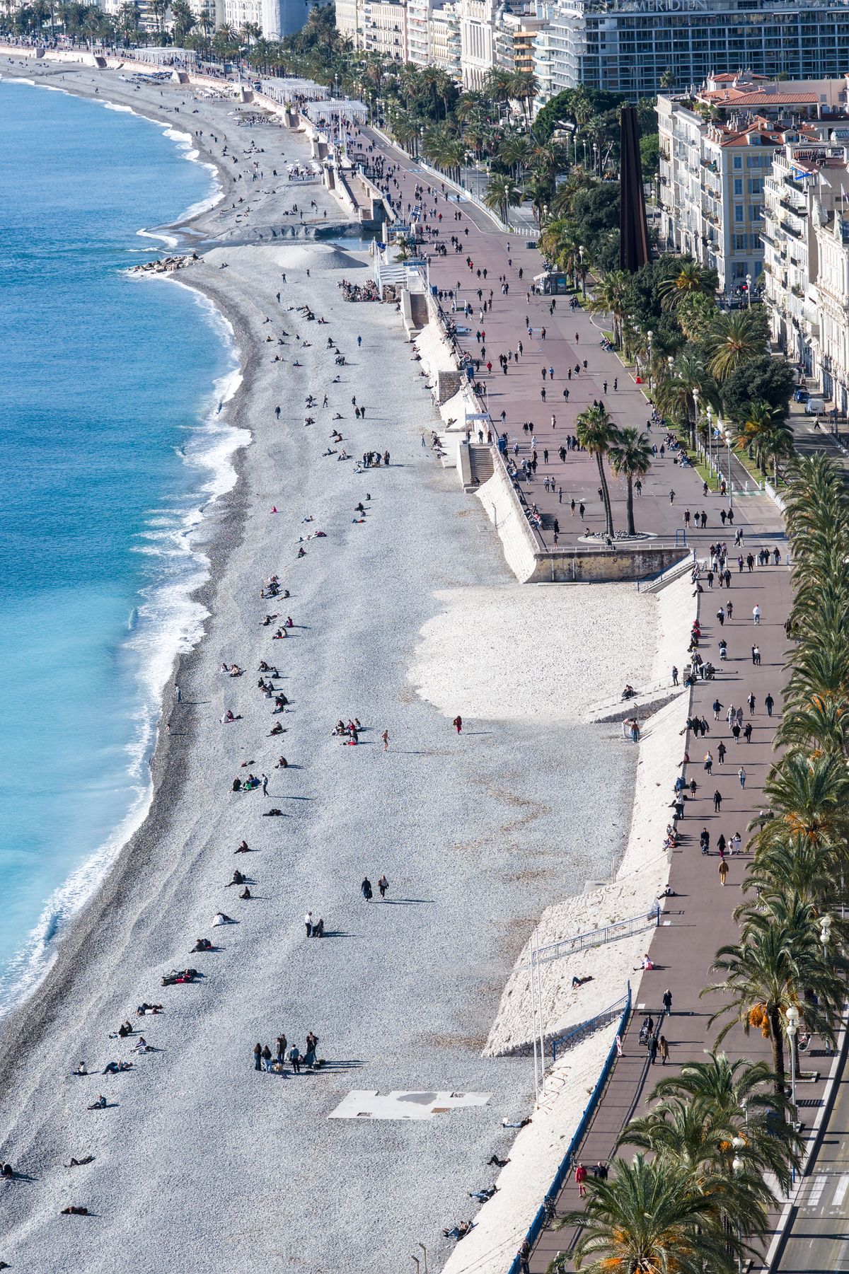 Plage et Promenade des Anglais à Nice