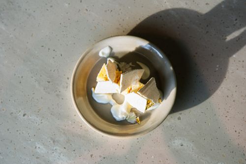 Free Artistic food photo featuring meringue bits with a shadow play effect. Stock Photo