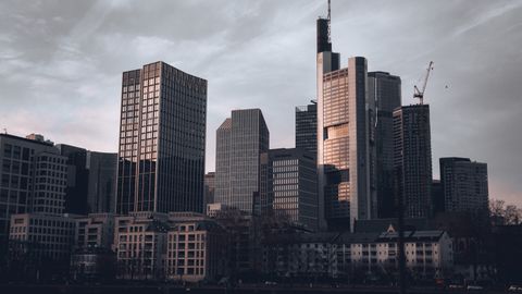 Stunning cityscape of Frankfurt am Main skyline at dusk with modern skyscrapers.