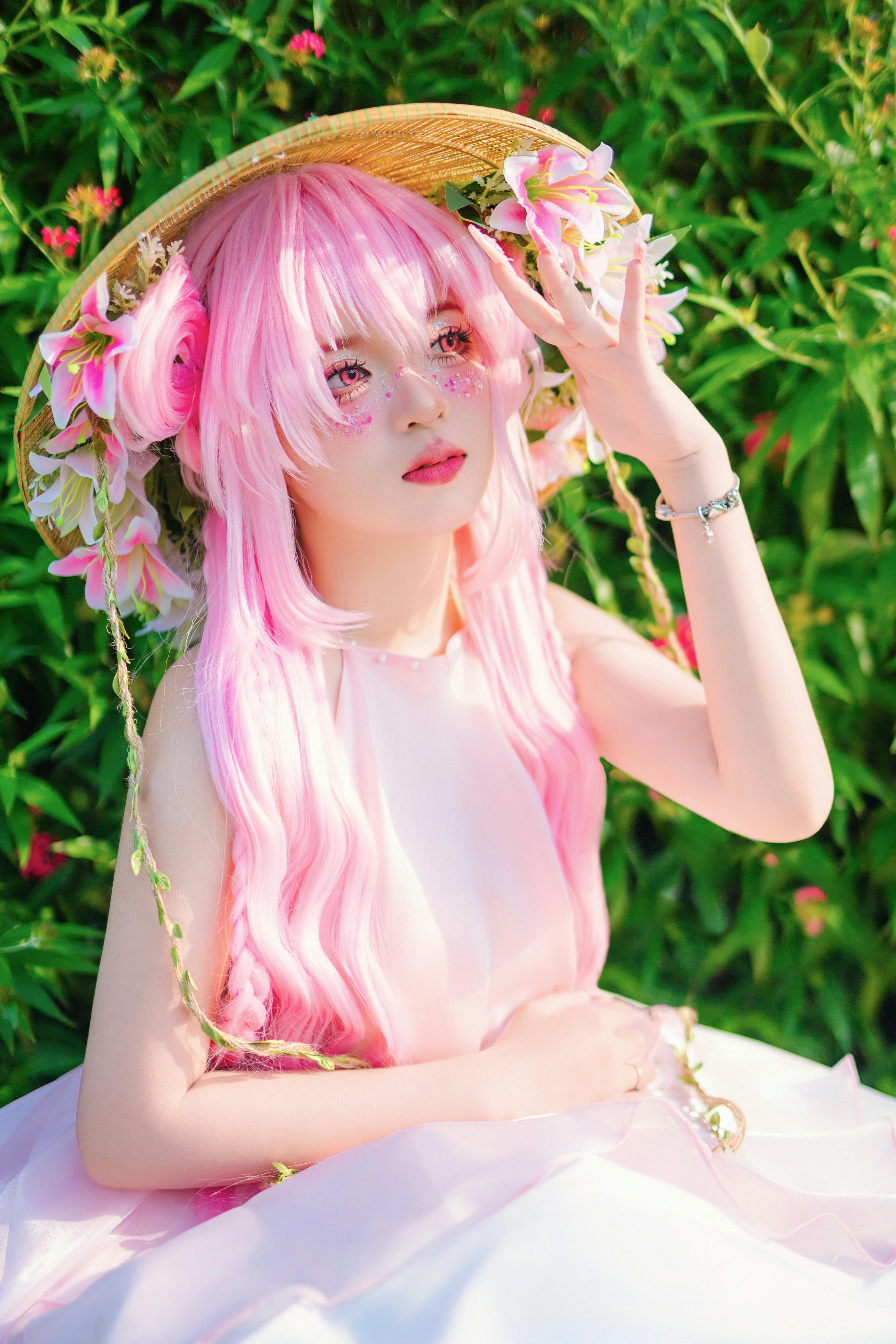Cosplayer with Pink Wig and Glasses Outdoors in Mexico City