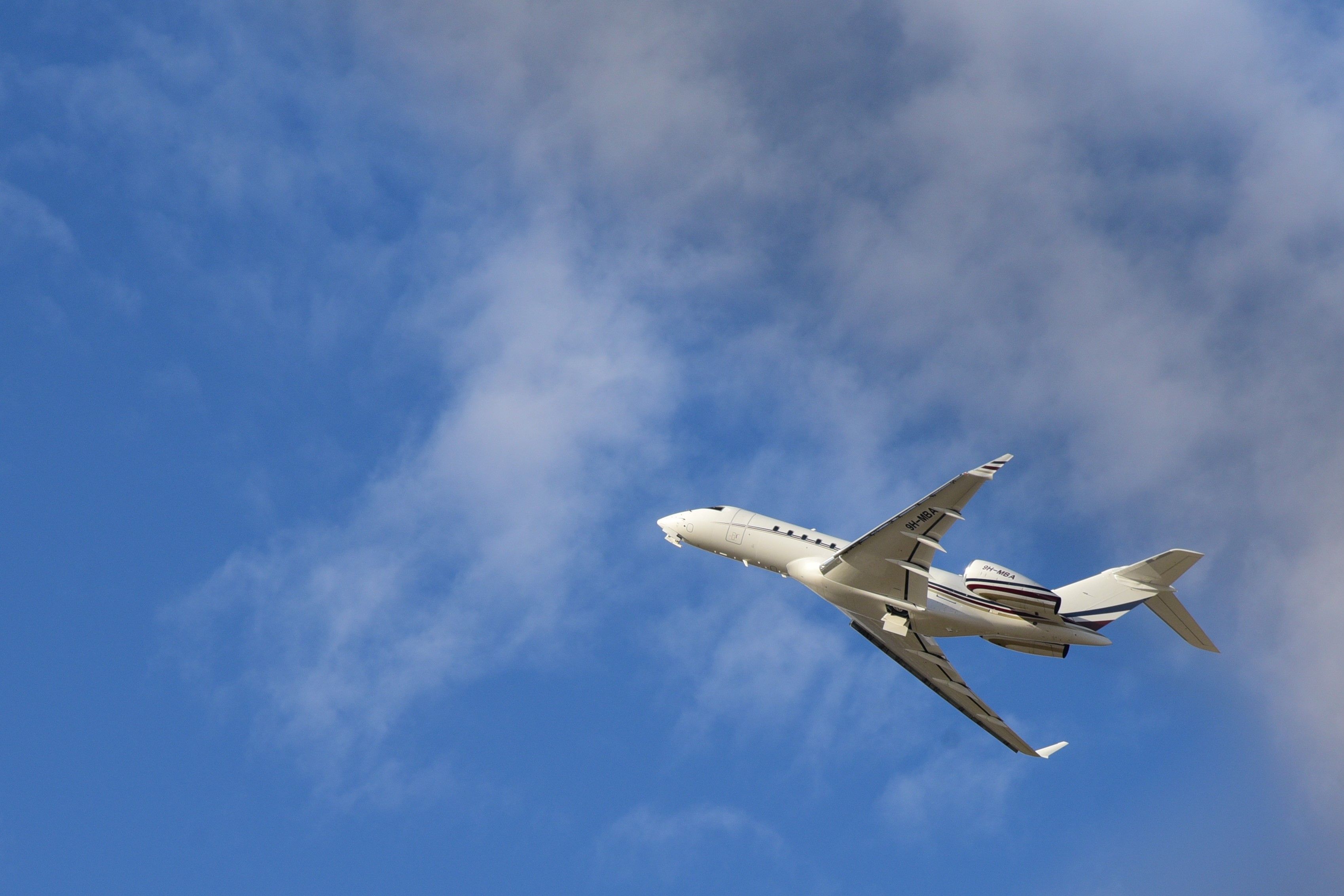 Limoges Airport (LFBL), Limoges/Bellegarde — private jet cleaning