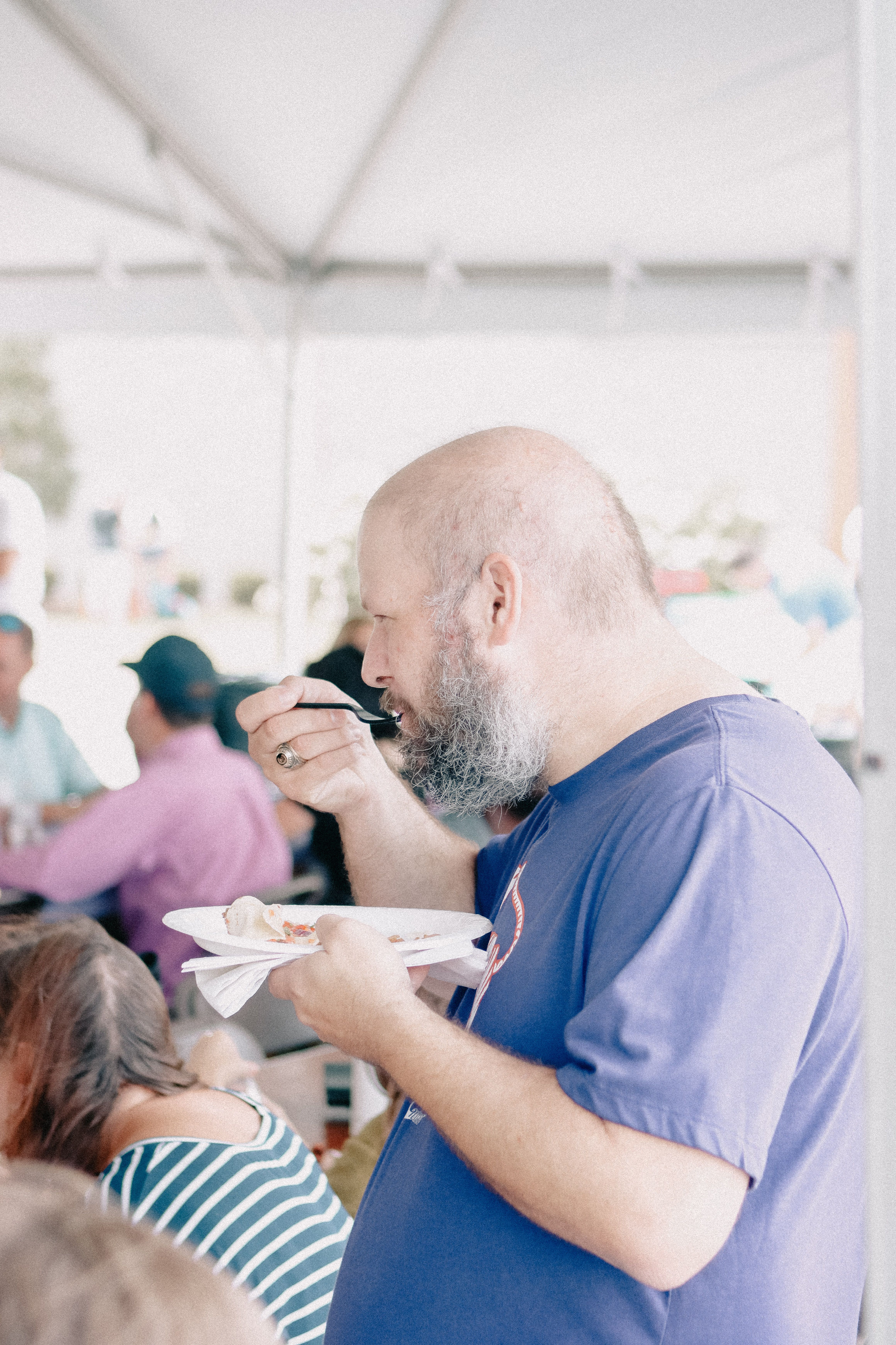 Evento Informal De Reunión Al Aire Libre En La Iglesia · Foto de stock ...