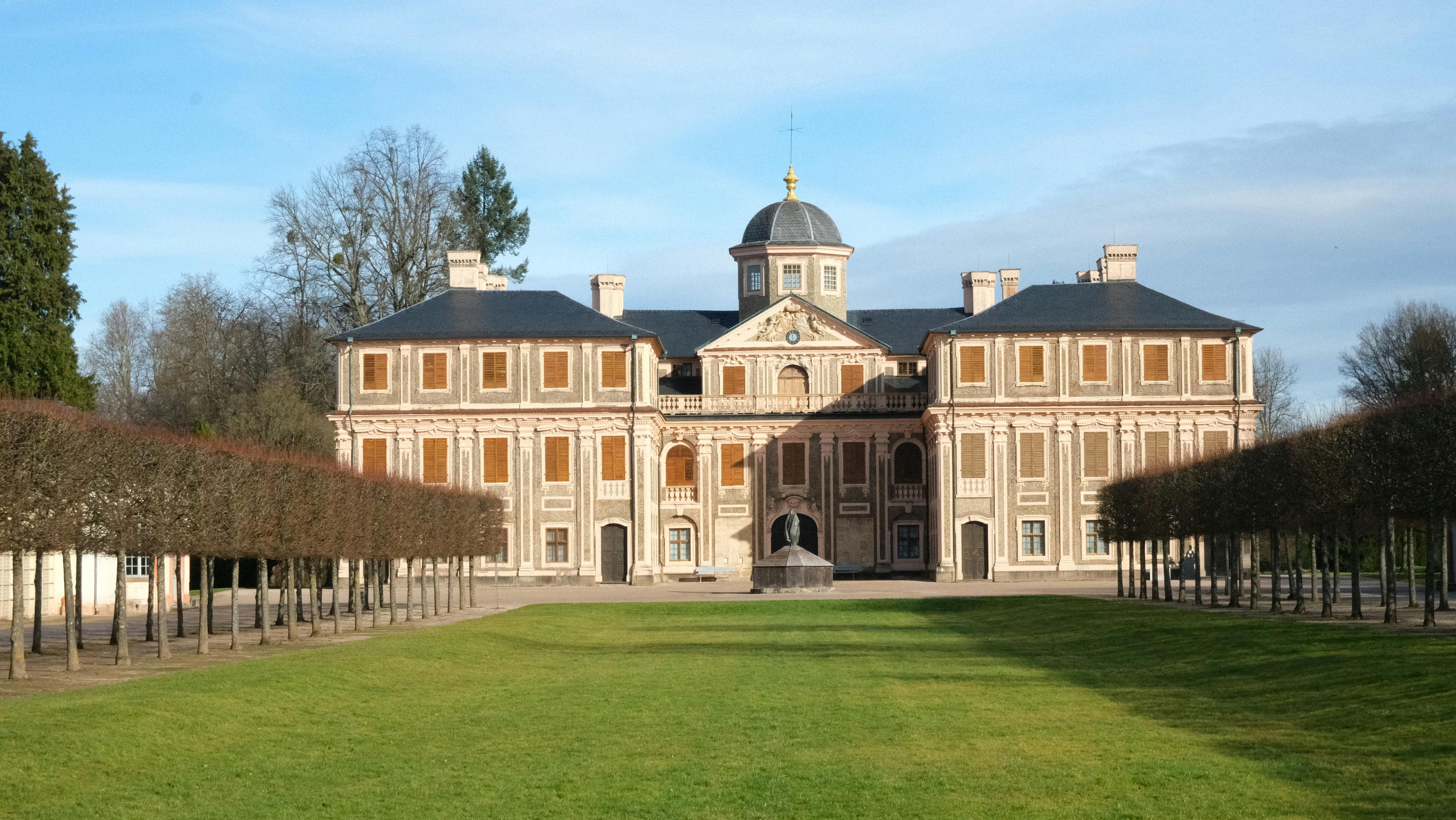 Elegante Villa mit Garten in Bogenhausen, Muenchen