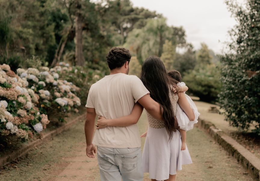 Online dating: starting a conversation on a niche platform