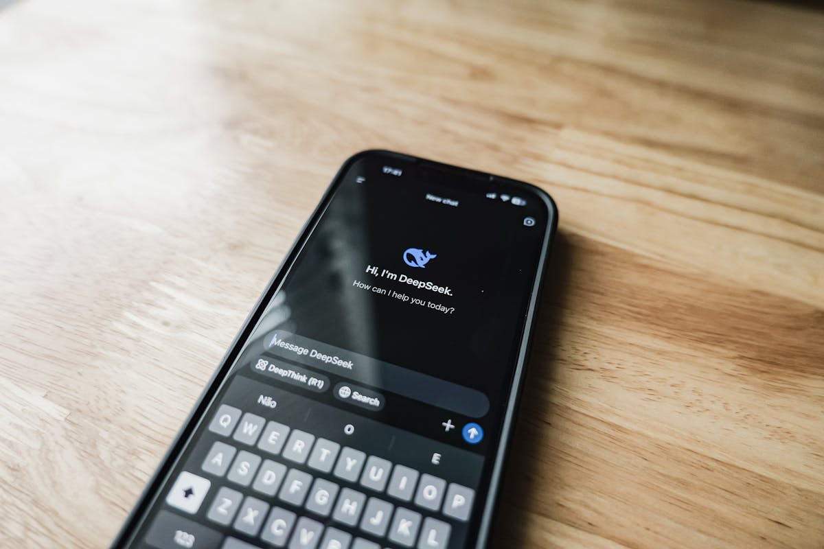 手機末日還是AI新紀元?2026年智慧型手機命運大解析:Google Pixel副總親揭未來走向 手機末日還是AI新紀元?2026年智慧型手機命運大解析:Google Pixel副總親揭未來走向