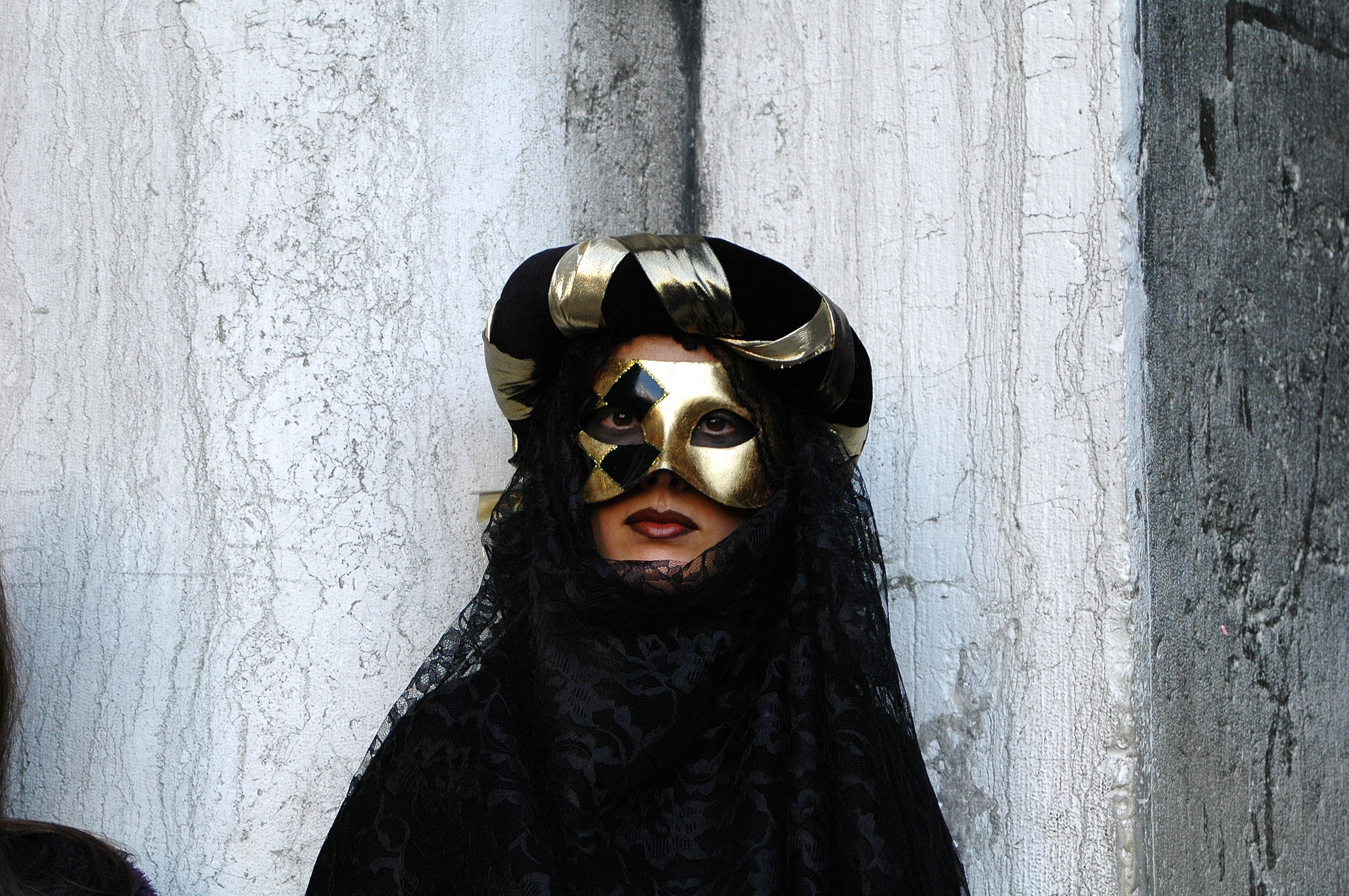 black and gold masquerade dress Trina Turk Women's Masquerade 3 Cape Dress in Black size XS main image 1