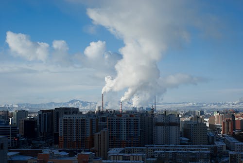 Why Winter Winds Carry Pollution Differently — The “Low Mixing” Effect Explained Simply