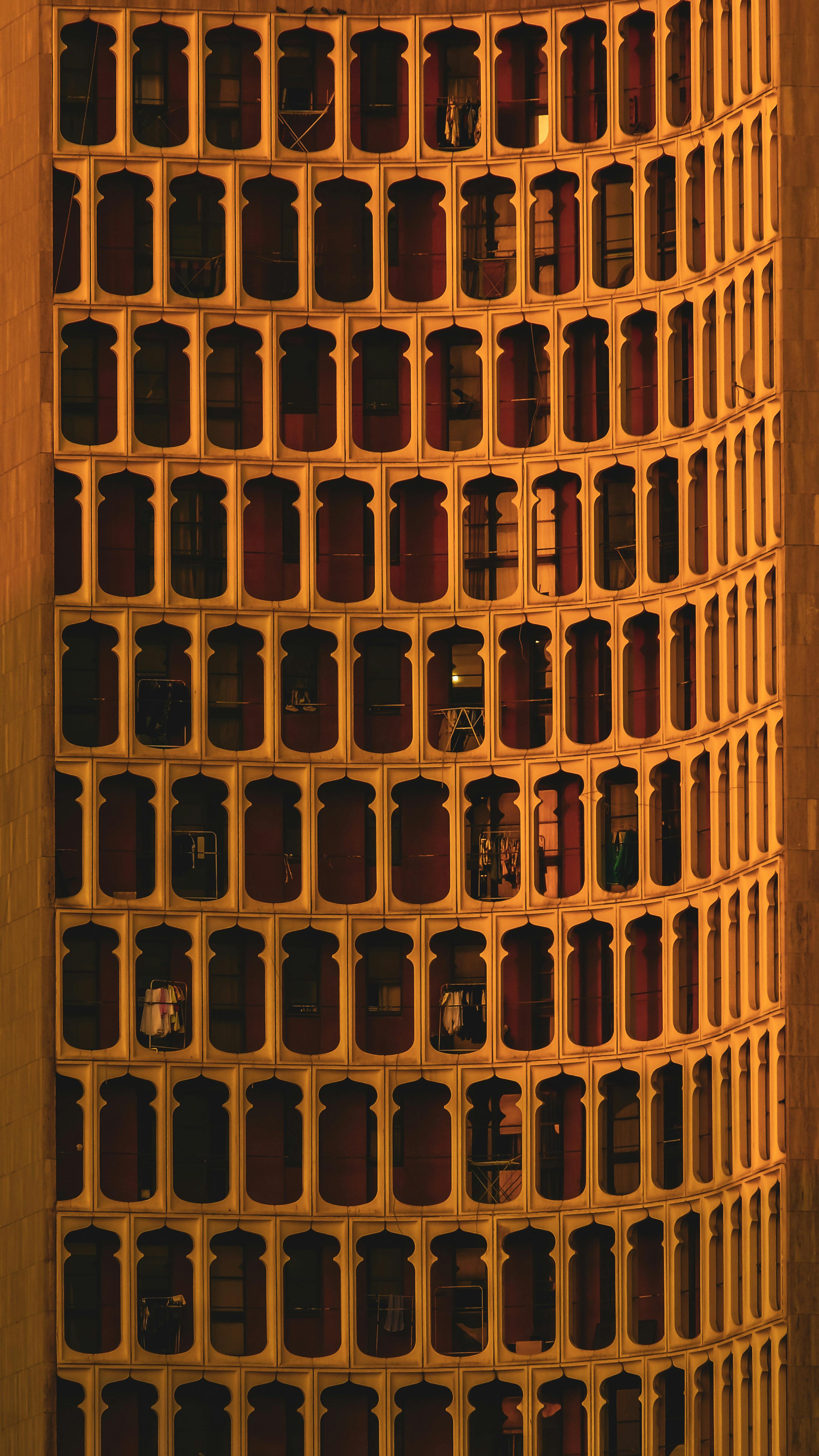 ingyenes Dubai épület Homlokzatának építészeti Mintája Stockfotó