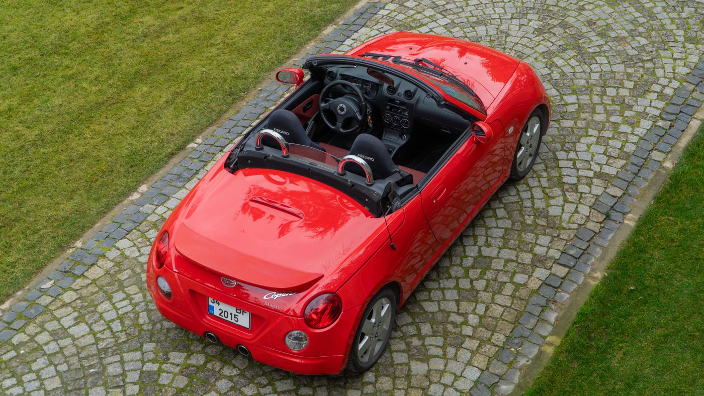 Convertible Sports Cars and the Top-Down Life