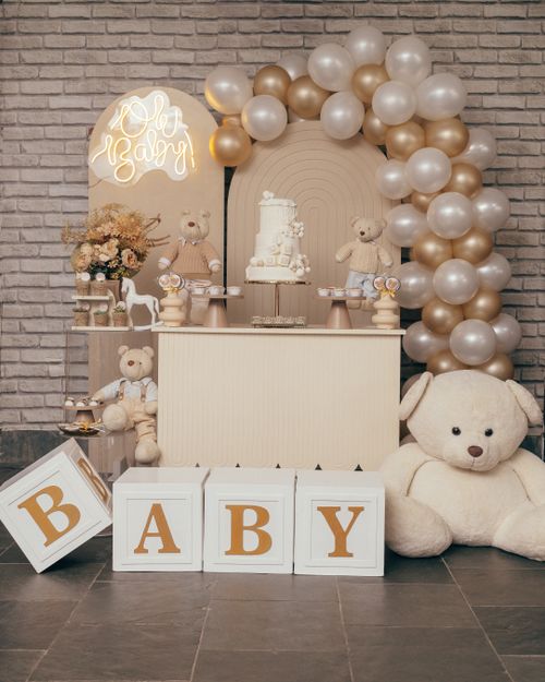 Free Charming baby shower setup with teddy bears, balloons, and elegant decor in soft tones. Stock Photo