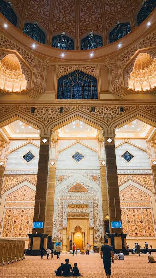 Mosque Hall Hall in Great Mosque of Mecca · Free Stock Photo