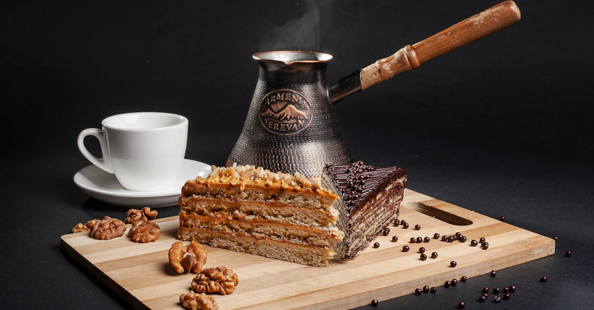 Does pure chocolate have caffeine