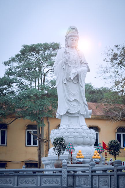 <b>Kuan Yin Temple: Compassion in the City Center</b> <b>Kuan Yin Temple: Compassion in the City Center</b>