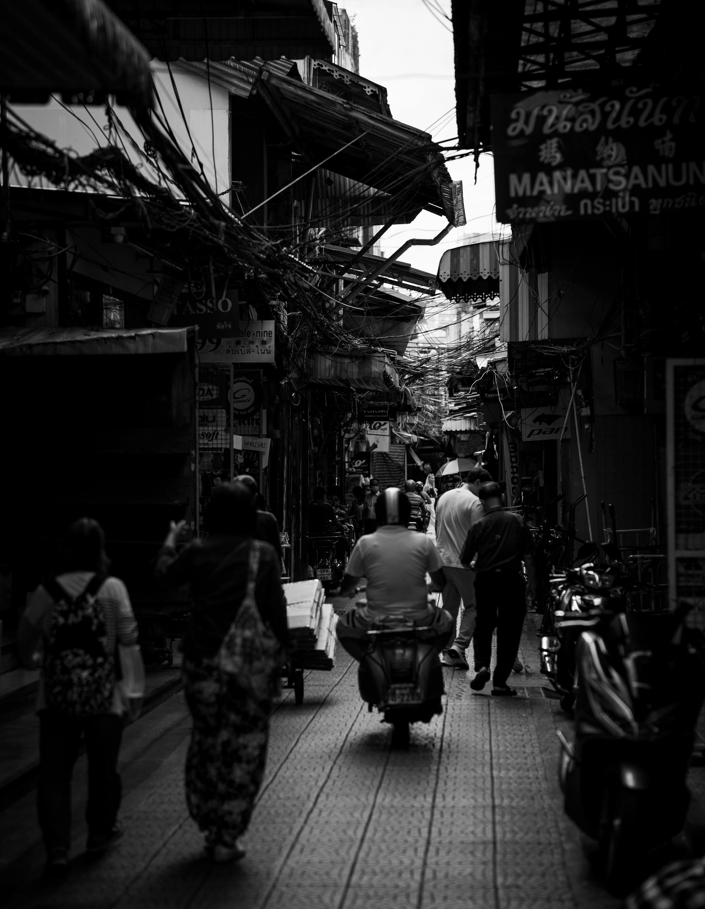 Chinatown Street Scene in Bangkok, Thailand · Free Stock Photo