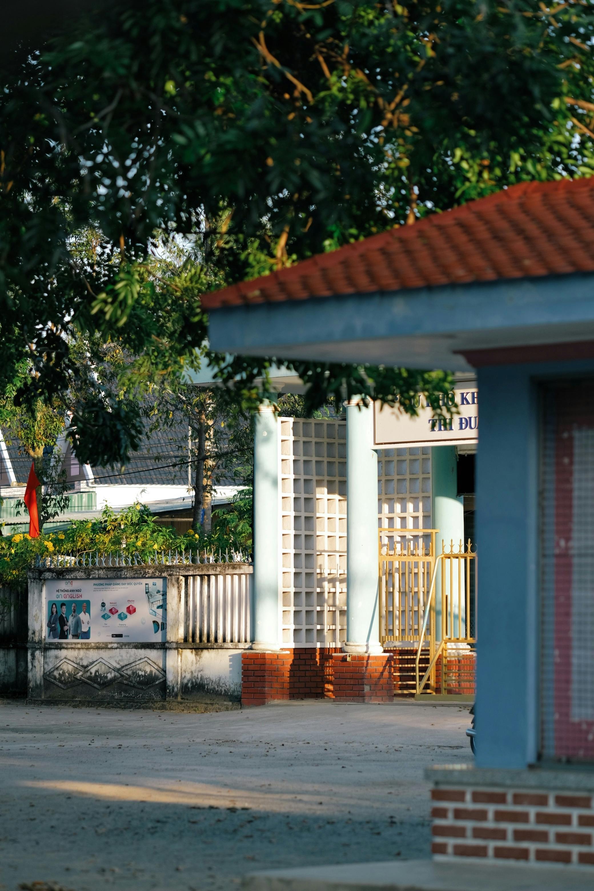 Miễn phí Khung cảnh ngoài trời yên tĩnh với những tòa nhà có kiến trúc bằng gạch và ngói. Ảnh lưu trữ