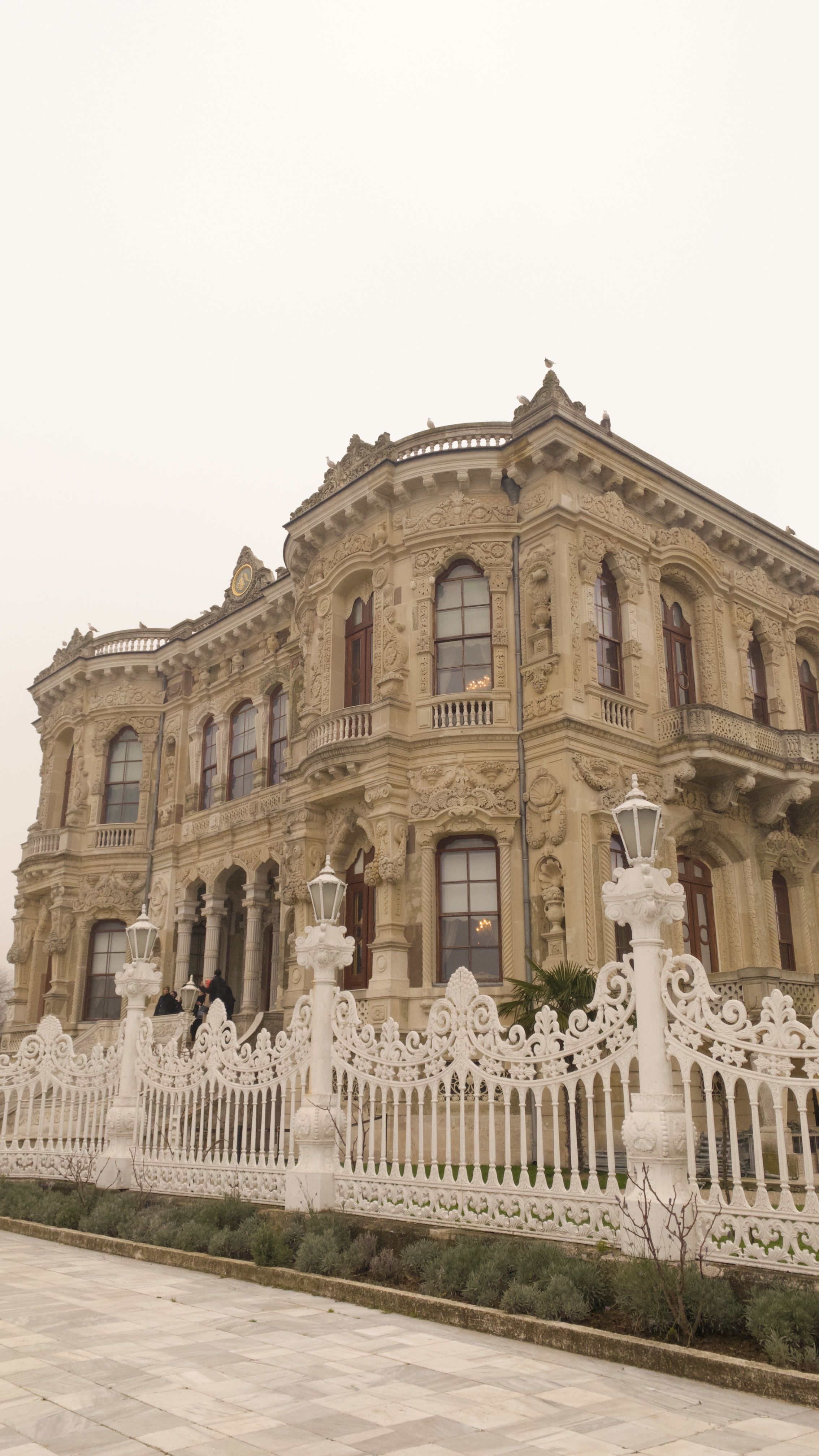 Ornate Historic Building with Intricate Facade · Free Stock Photo