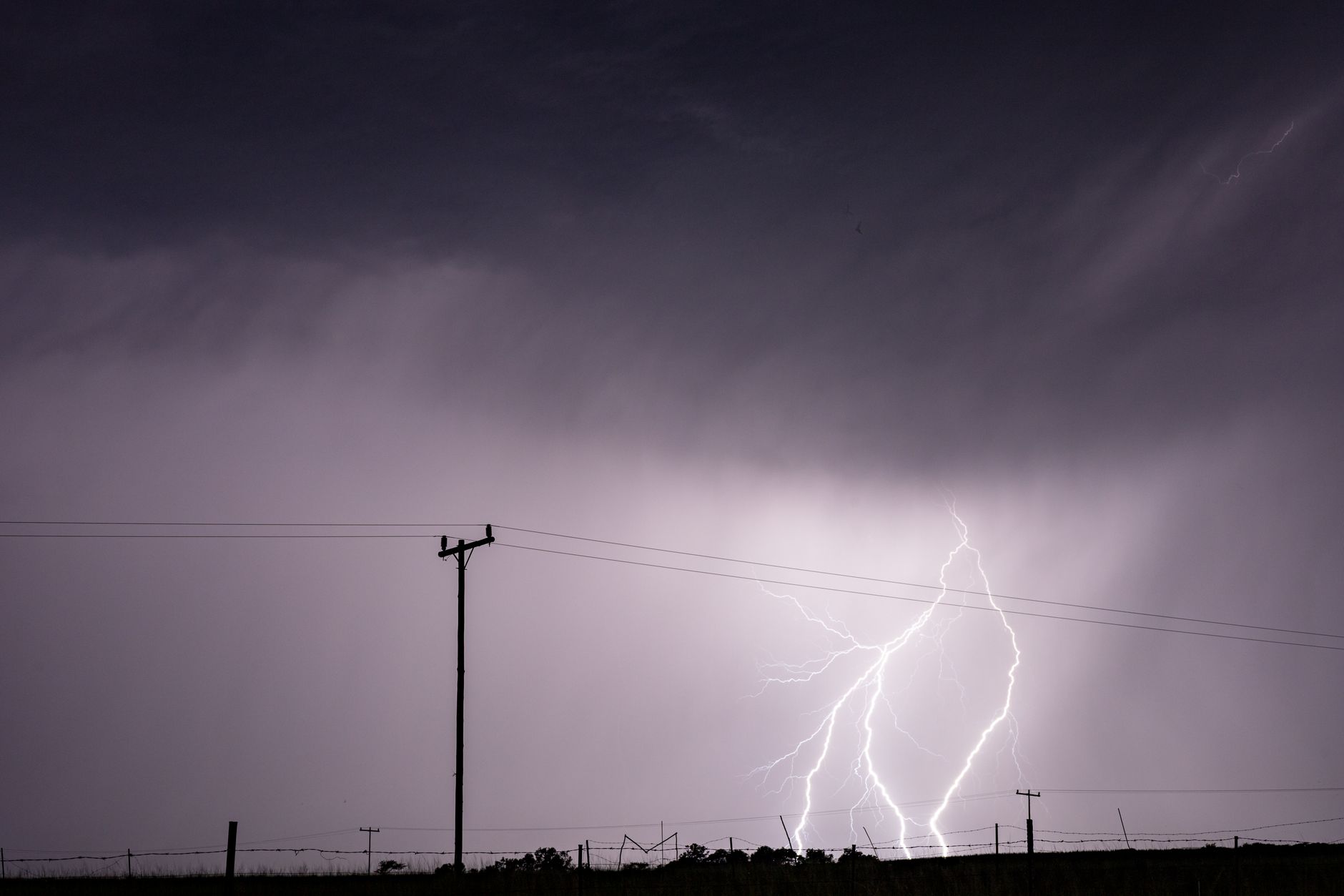 Wired vs Wireless Dash Cams for Extreme Weather 2026