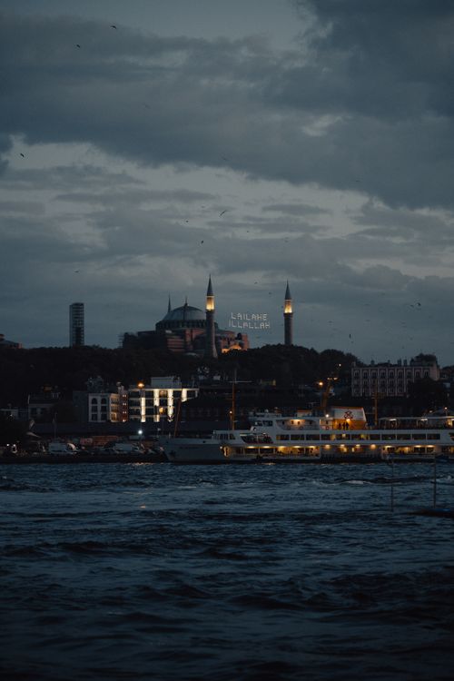 Dusk View of Istanbul with Hagia Sophia and Bosphorus · Free Stock Photo