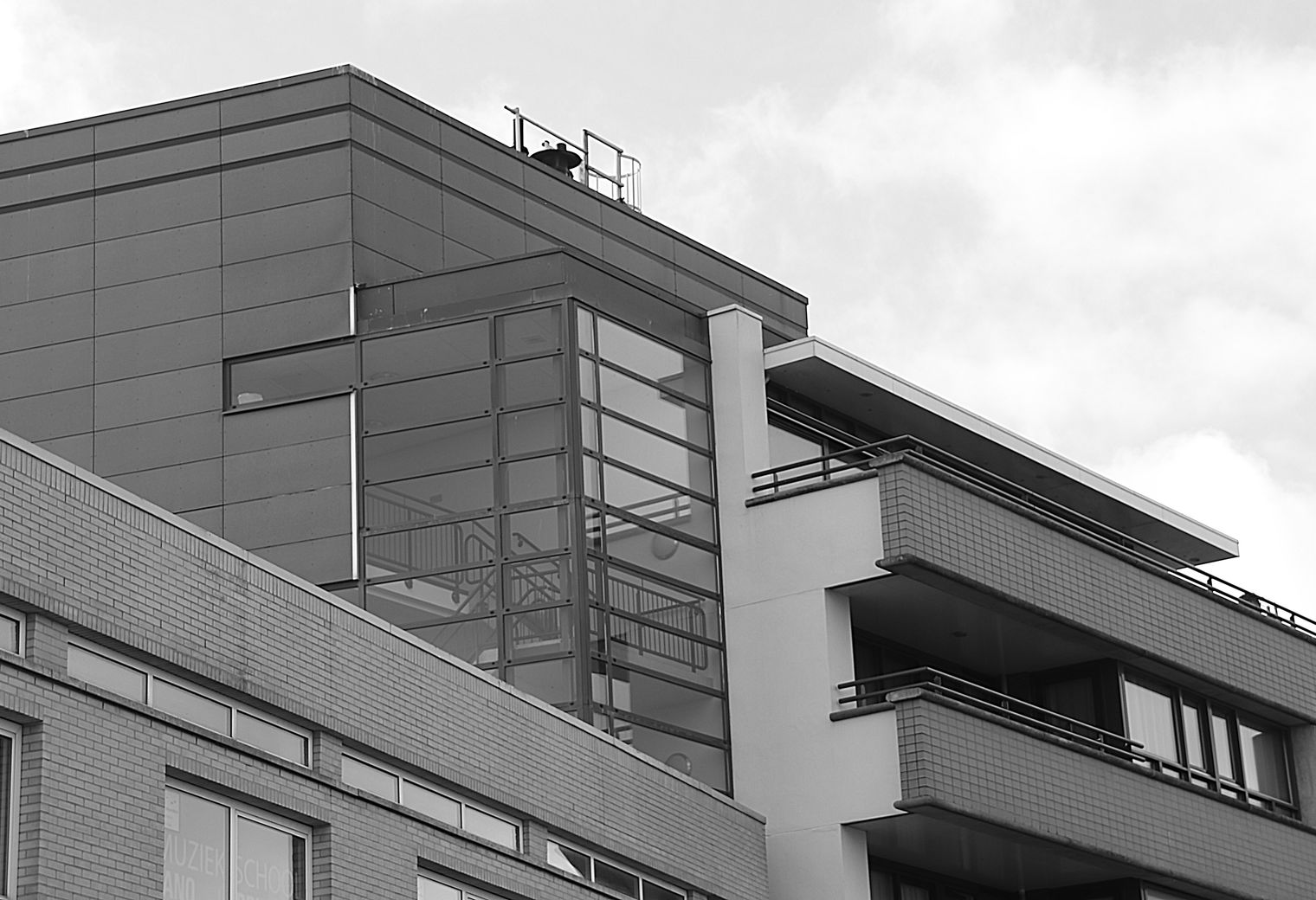 Commercial Decorating in Orpington — quality trade paint going on in two coats