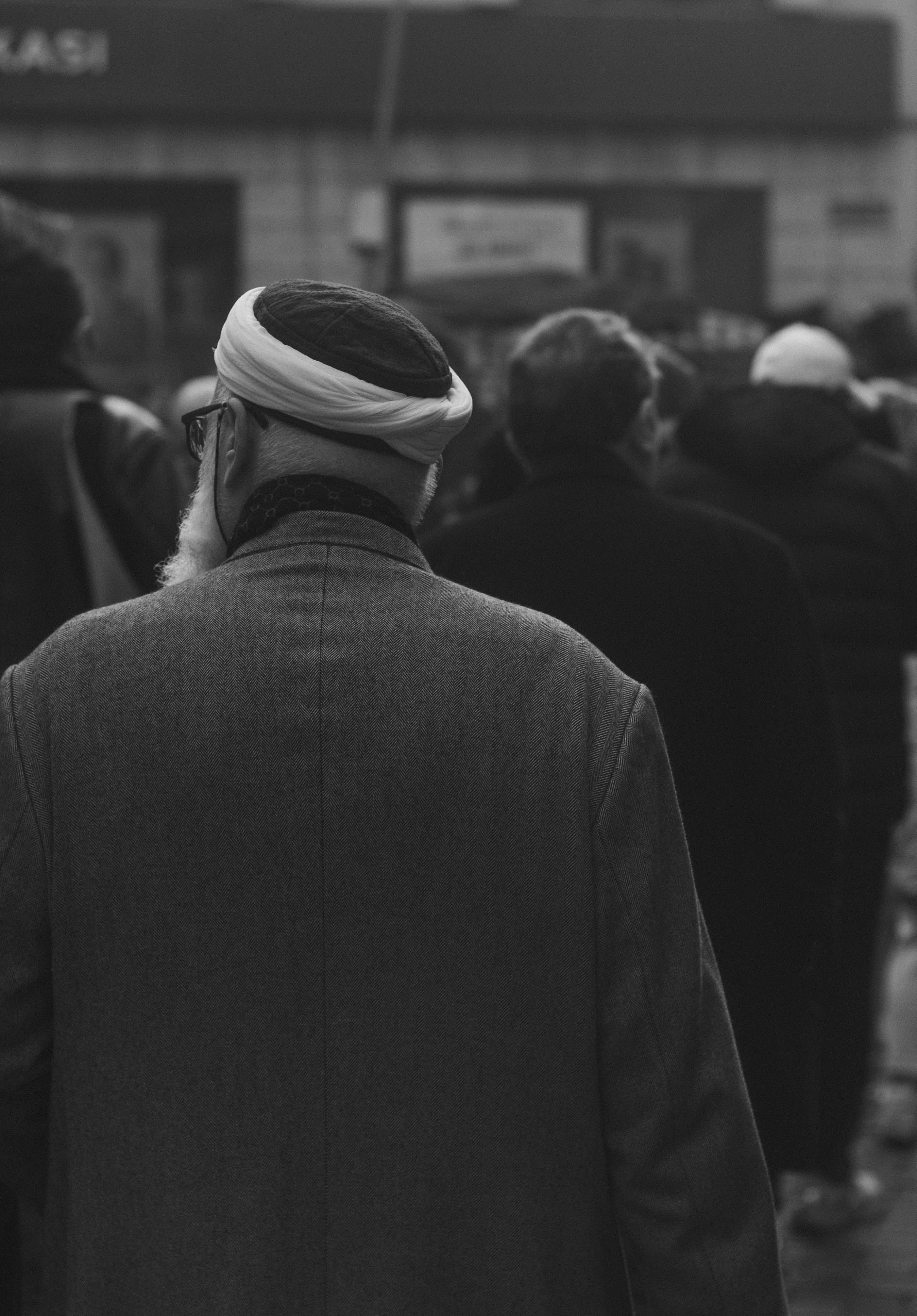 Monochrome Street Scene in Istanbul · Free Stock Photo
