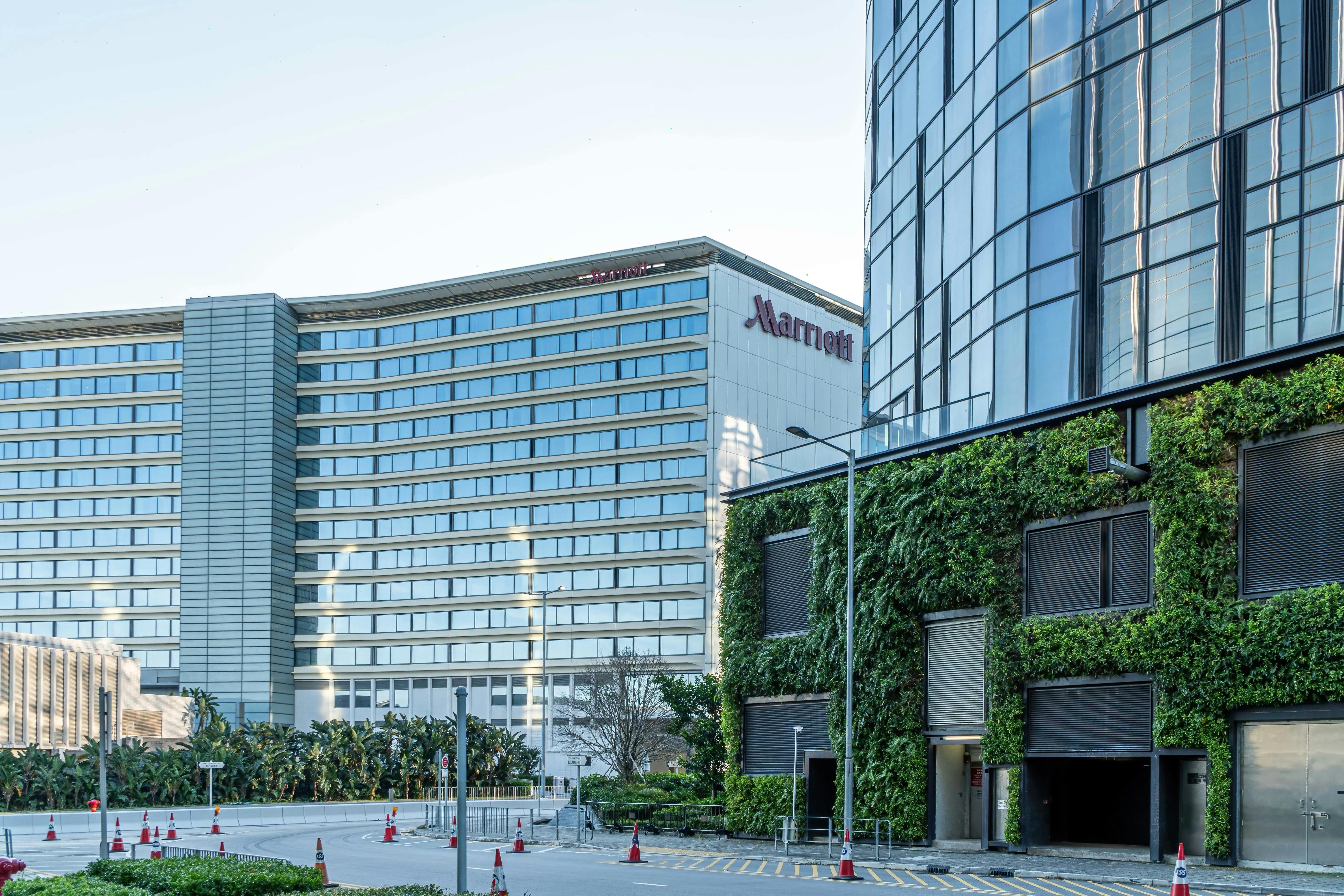 Marriott Projects Weak Room Revenue Growth On Sluggish US Budget Travel Demand — Photo by Abhishek  Navlakha on Pexels