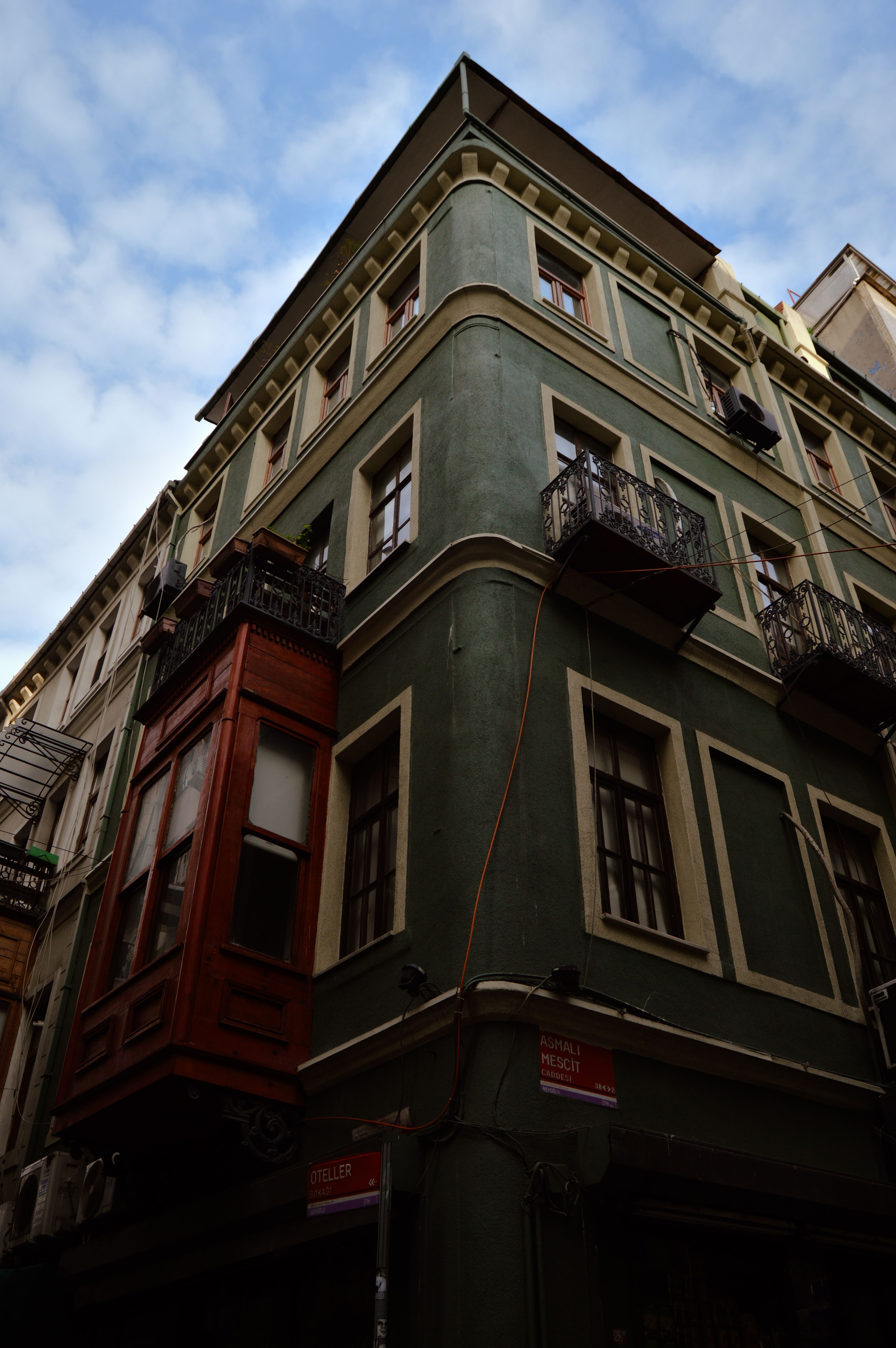 Red Bay Window Photos, Download The BEST Free Red Bay Window Stock ...