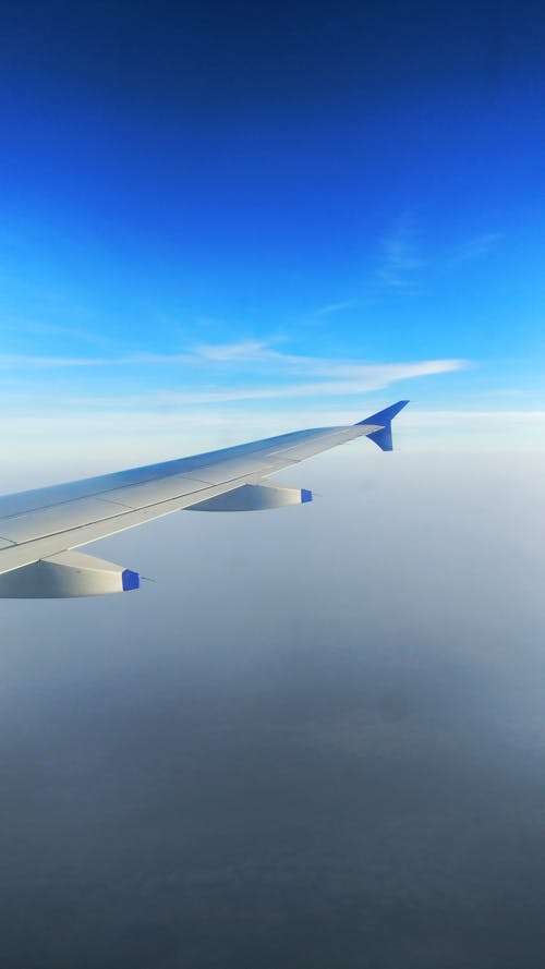 玻璃窗, 雲, 飛機 的 免費圖庫相片