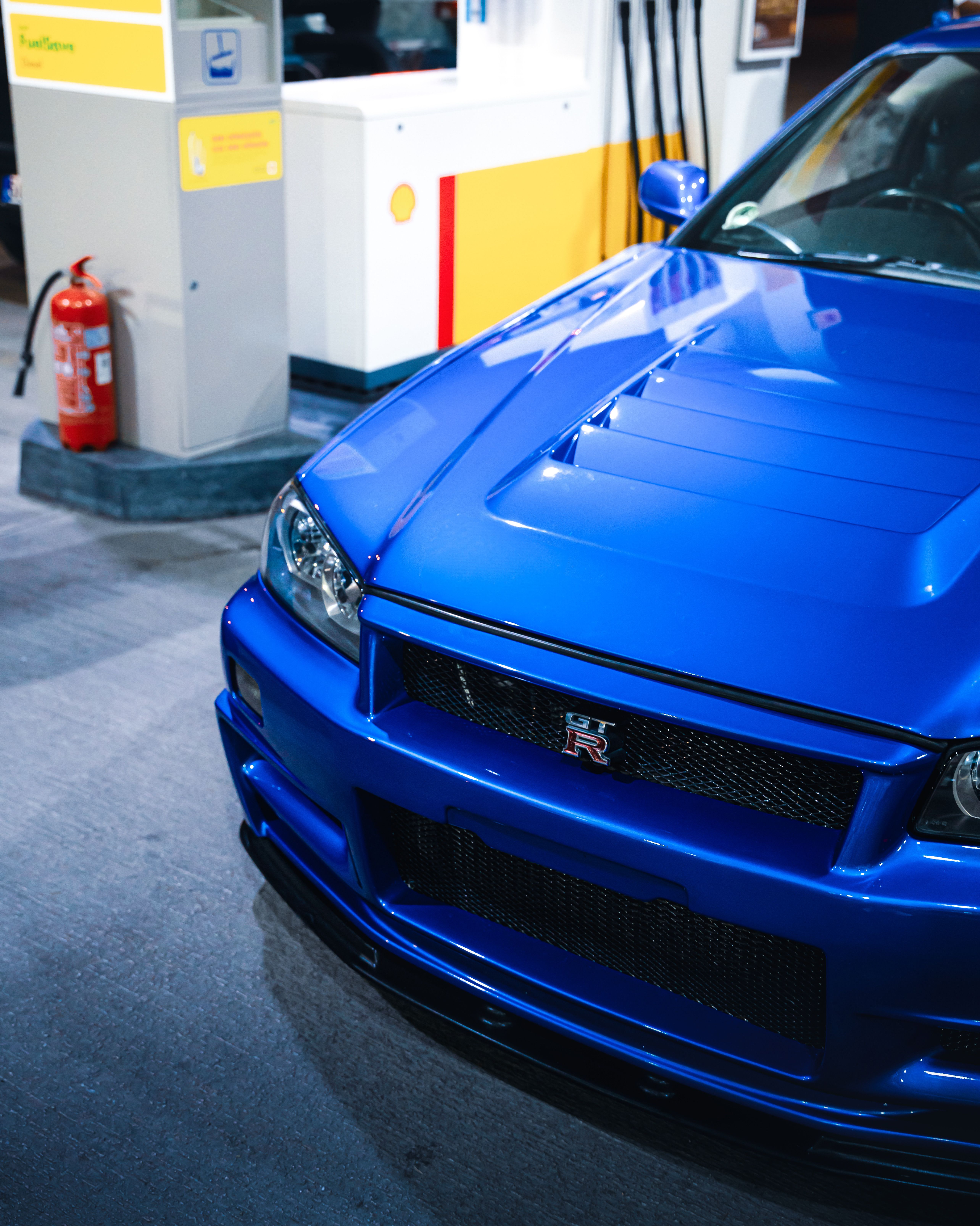 Elegante Auto Sportiva Blu Alla Stazione Di Servizio Di Ankara ...